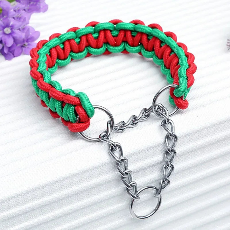 Collier chien étrangleur de couleur rouge et vert fait en nylon . Image produit Boutiquechien