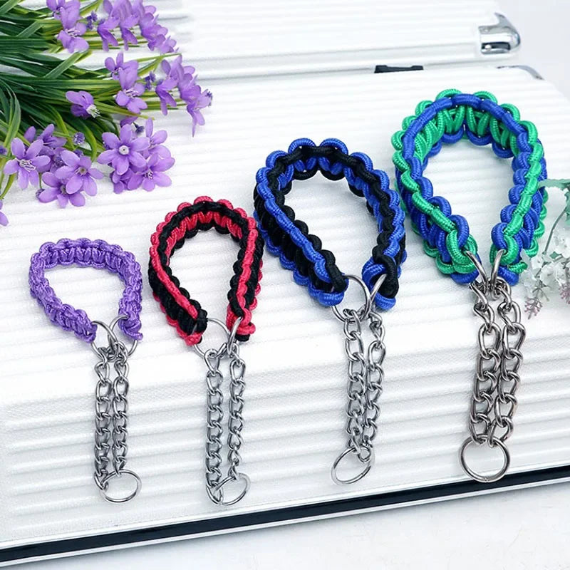 Coluer chien etrangleur de plusieurs couleurs aligné. Image produit Boutiquechien