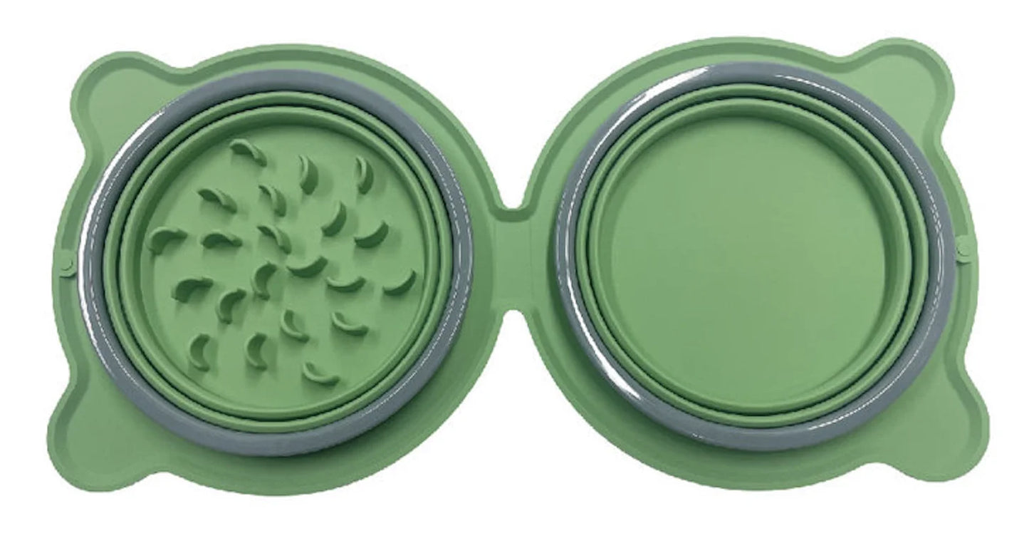 Gamelle pour chien pliante de couleur vert avec deux parties dépliante. Image produit Boutiquechien
