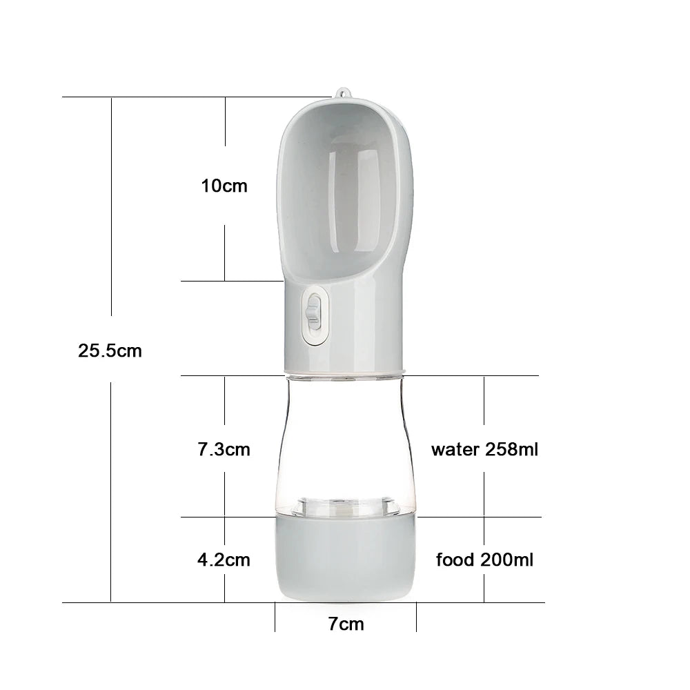 Gourde portable de couleur gris avec toutes les dimensions de la gourde. La gourde fait 25.5cm de long parfait pour un transport facilité. Image produit boutiquechien