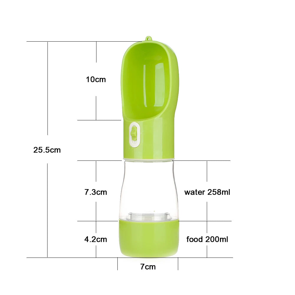 Gourde portable de couleur vert avec toutes les dimensions de la gourde. La gourde fait 25.5cm de long parfait pour un transport facilité. Image produit boutiquechien