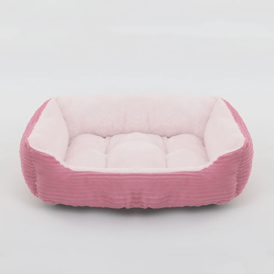 Grand panier pour chien XXL rose rembourré pour un moelleux de qualité supérieur. Panier style velour classe pour grand chien. image produit boutiquechien