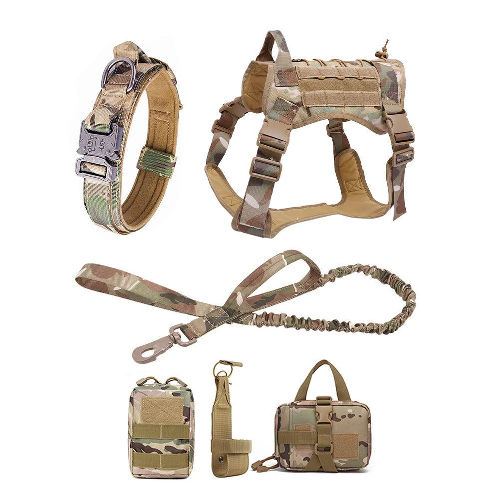 Harnais pour chien de couleur camouflage tactique résistant et durable avec des accessoires. Image produit Boutiquechien