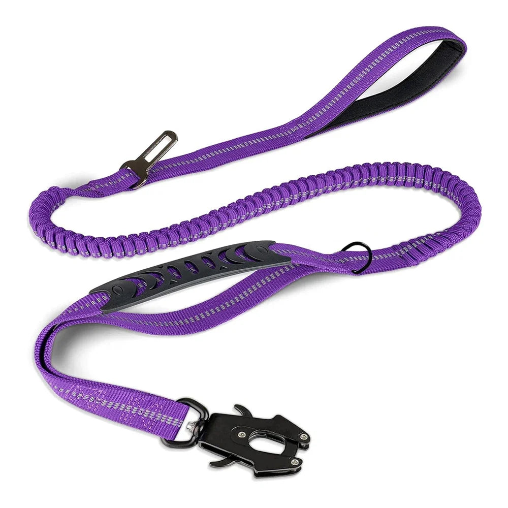 Laisse pour chien trois en un avec cordon élastique. Attache résistante pour rouler en voiture. Laisse pour chien trois en un violet . Image produit Boutiquechien