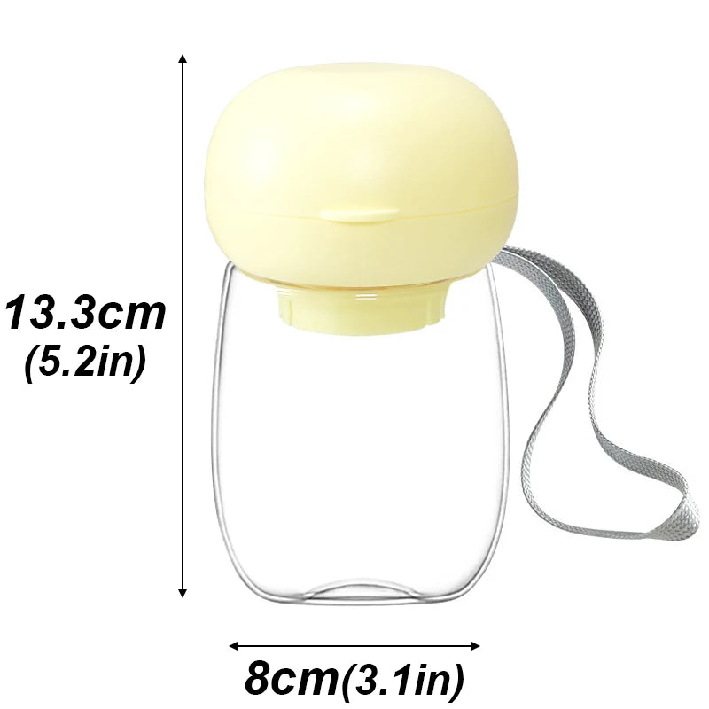 Mini gourde pour chien de couleur jaune avec une capacité total de 300Ml. L'image montre les dimensions total de ce produit. De plus cette mini gourde possède une lanière pour tenir plus facilement la petite gourde. Image produit Boutiquechien