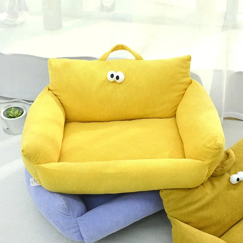 Panier chien rigolo de couleur jaune style velours. Le panier est parfait pour les petits chiens. Image produit Boutiquechien