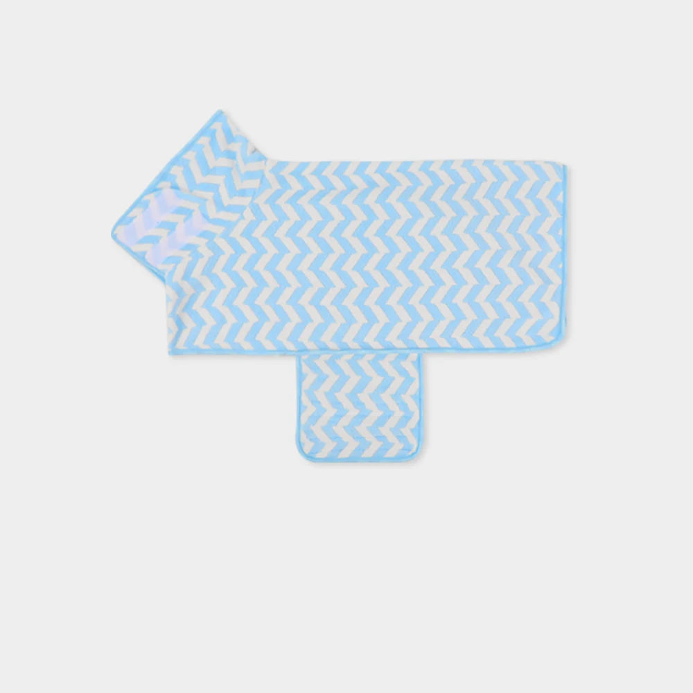 Peignoir pour chien de couleur bleu et blanc avec des rayures de couleurs blanches. Image produit Boutiquechien