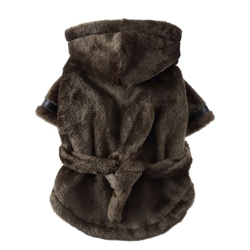 Peignoir pour chien de couleur brun et noir dans un fond blanc. Image produit Boutiquechien