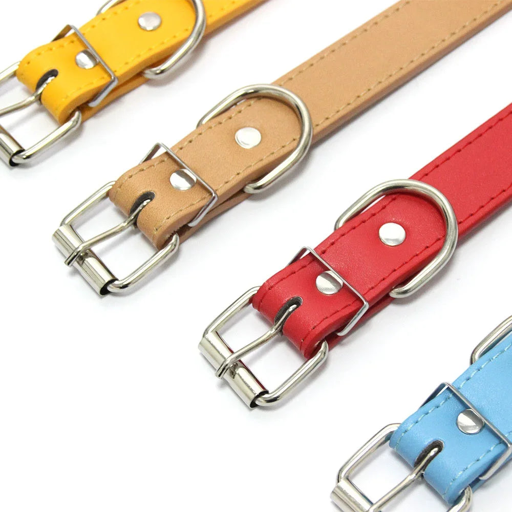 Petits colliers chiens cuir de couleurs jaune, beige, rouge et bleu. Image produit Boutiquechien