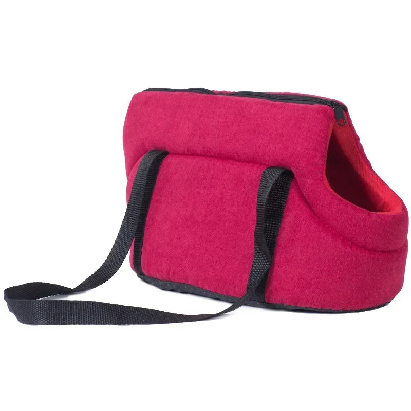 Sac de transport pour chien en voiture rouge fonce