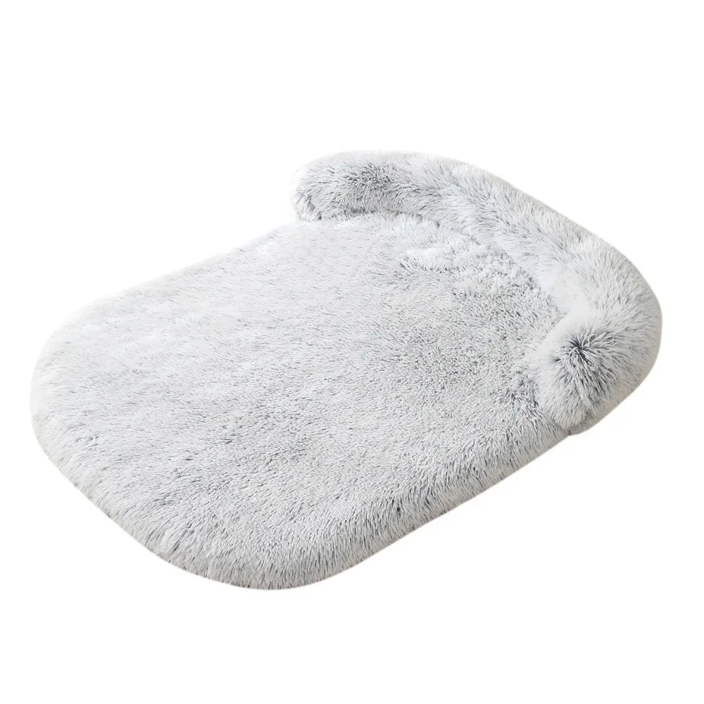 tapis chien de couleur blanc et foncé claire avec oreiller en forme de boudin. Image produit Boutiquechien