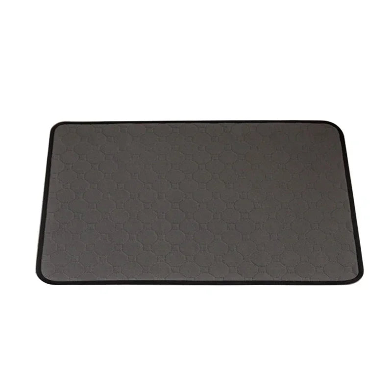 Tapis chien de couleur noir, ultra absorbant parfait pour les chiens. Image produit Boutiquechien
