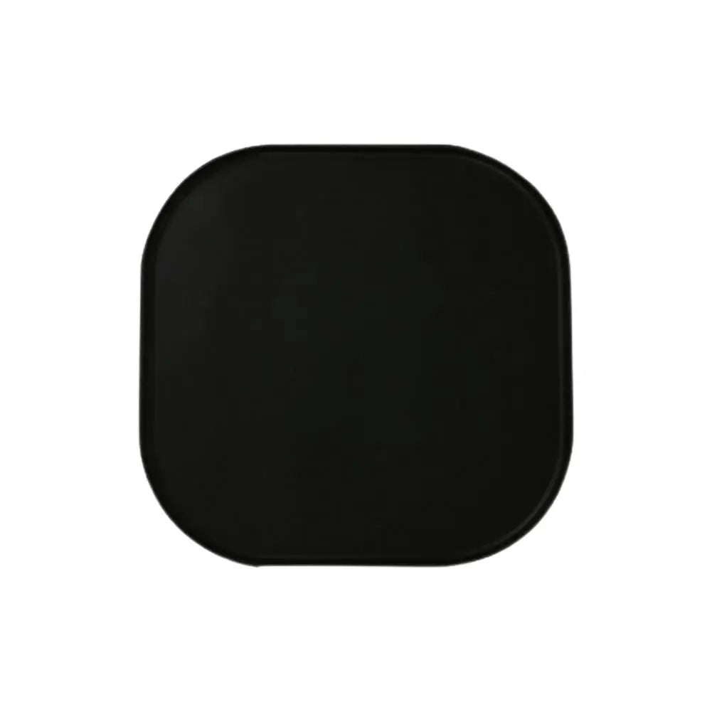 Tapis de protection gamelle de couleur noir en silicone résistant dans un fond blanc. Image produit Boutiquechien