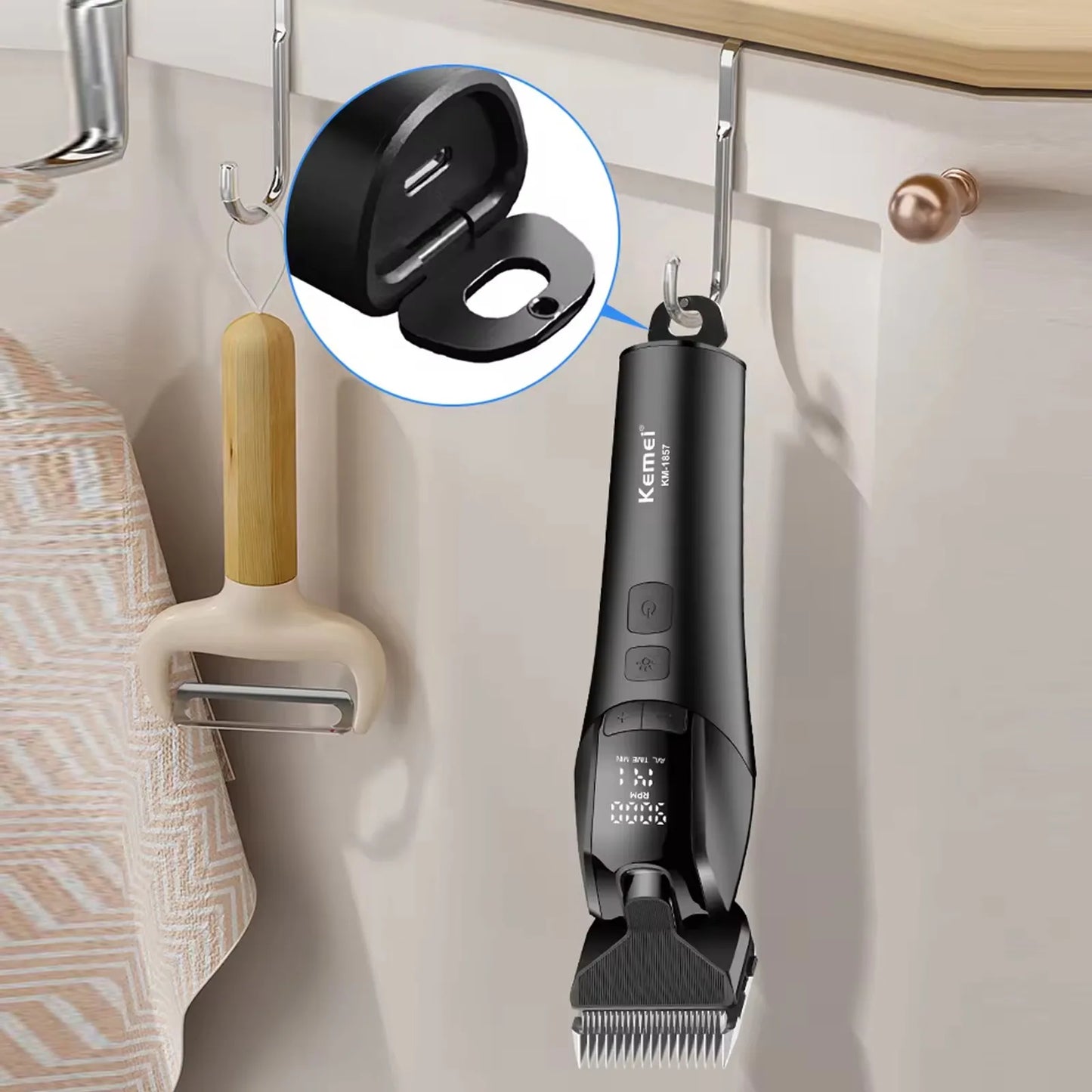 tondeuse pour chien de couleur noir avec attache pour la tondeuse noir. Image produit Boutiquechien