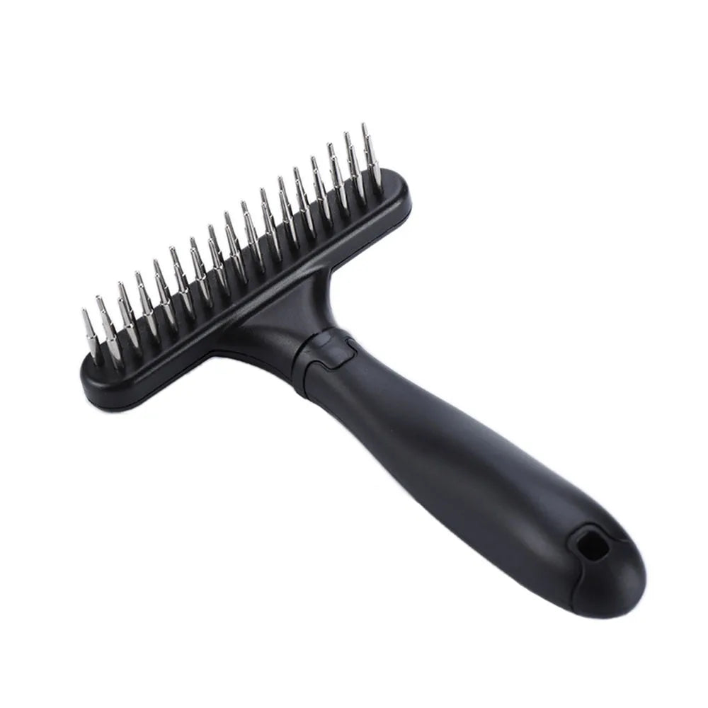 vue de face montrant les picots de la brosse pour chien démêlante des longs poils. Image produit Boutiquechien
