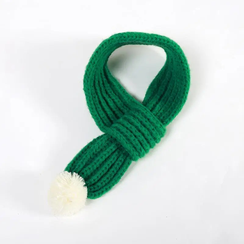 écharpe pour les chiens de couleurs verte et blanc avec le pompons. Image produit Boutiquechien