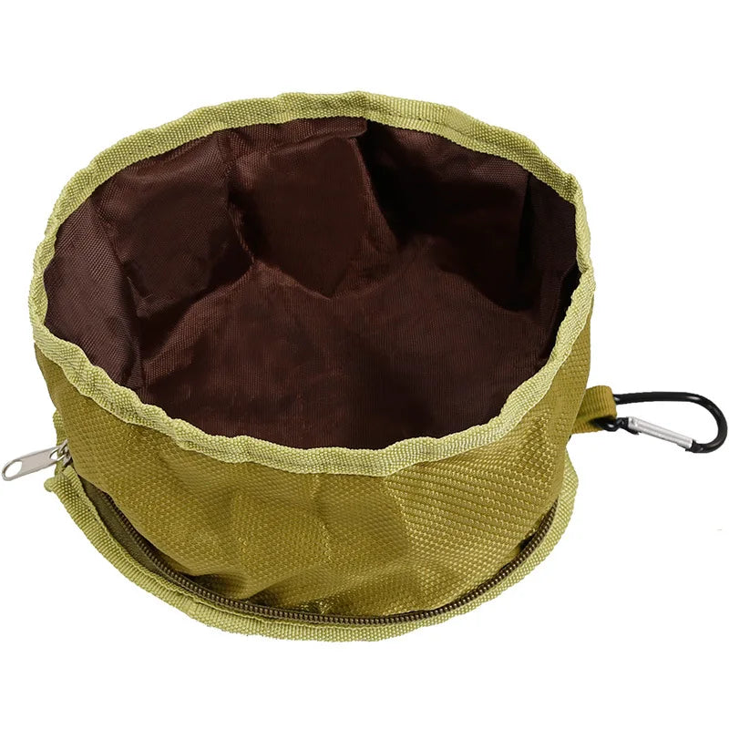 gamelle pour chien pliable de couleur beige et brun avec un mousqueton. Image produit Boutiquechien