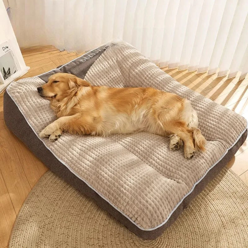 Panier chien xl moelleux et doux. Le golden retriever roux dors sur le panier chien xl paisiblement. Image produit Boutiquechien