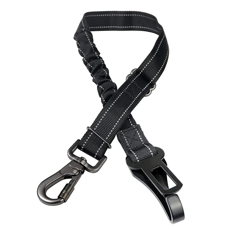 Laisse de sécurité pour chien de couleur noir avec toutes les attaches renforcé pour maintenir son chien. La laisse comporte deux attaches pour maintenir son chien avec un crochet et une boucle de ceinture. La laisse possède un élastique intégré pour maintenir son chien plus facilement. Image produit Boutiquechien