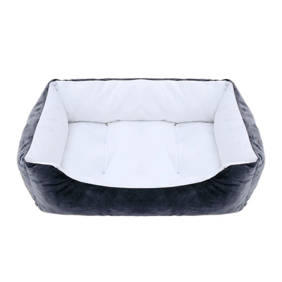 Grand panier pour chien XXL noir et bleu rembourré pour un moelleux de qualité supérieur. Panier style velour classe pour grand chien. image produit boutiquechien