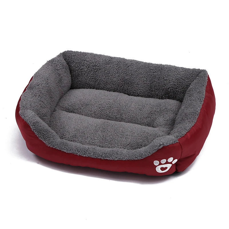 panier rouge pour grand chien xxl avec un rembourrage brun pour grand chien. Image pour produit de la boutique boutiquechien