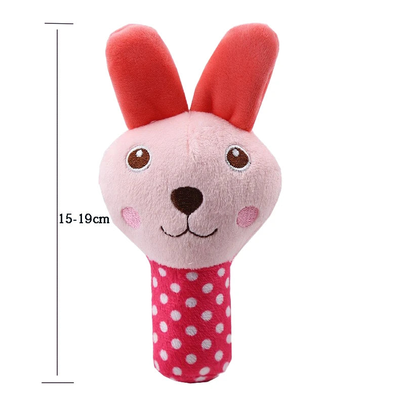 lapin peluche de couleur rouge avec une dimension de 19cm pour chien. Image produit Boutiquechien