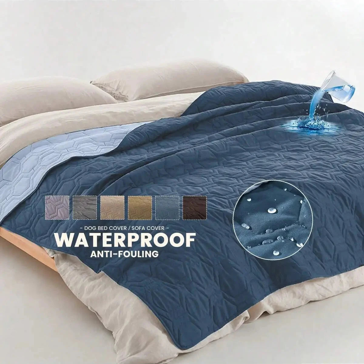 tapis de protection pour lit de couleur bleu posé sur un lit blanc. Le produit est waterproof. Image produit Boutiquechien