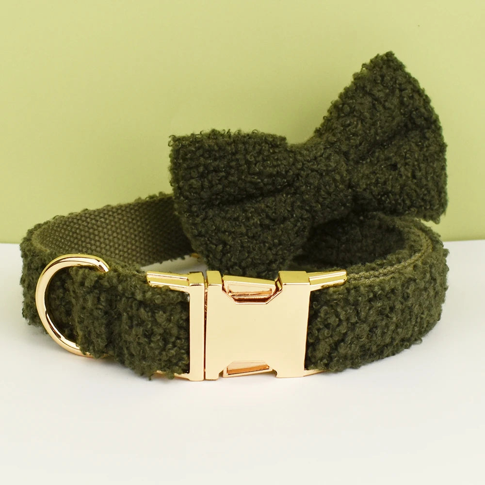 Beau collier chien papillon vert. fonce