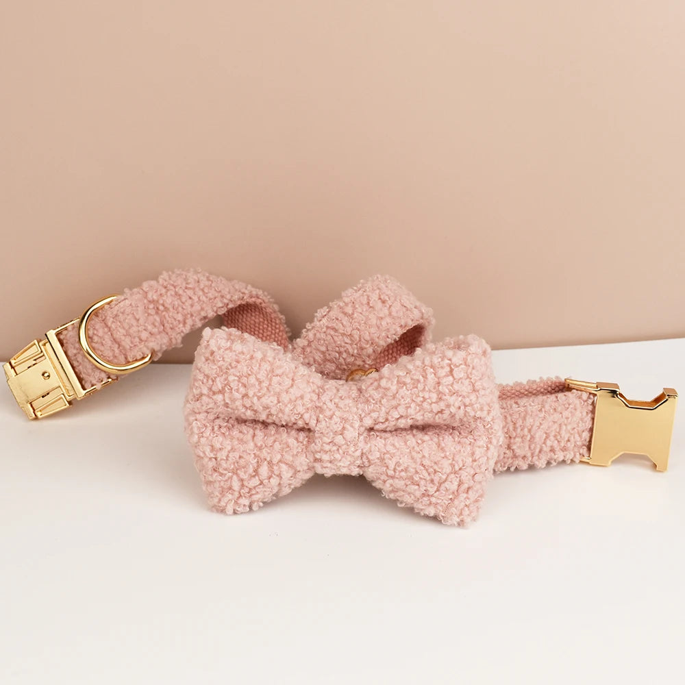 Beau collier chien rose papillon