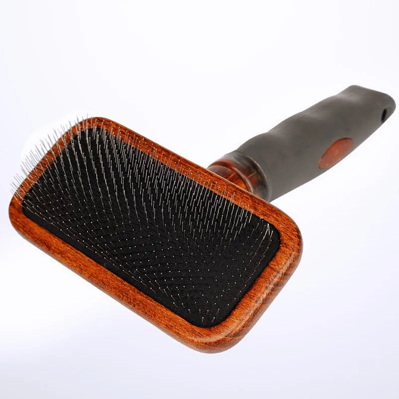Brosse pour chien professionnelle en bois avec manche rembourre 