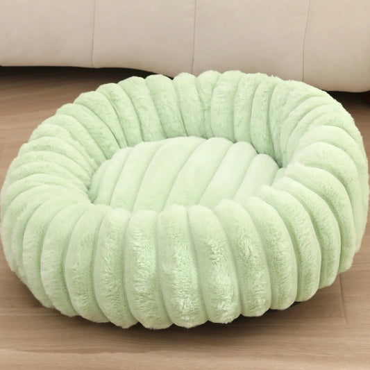 grand panier pour chien fluffy de boutiquechien de dimension L ou XL. parfait pour les chiens de tailles de moyenne. LE panier vert pour chien est parfait pour les chiens de tailles moyennes 