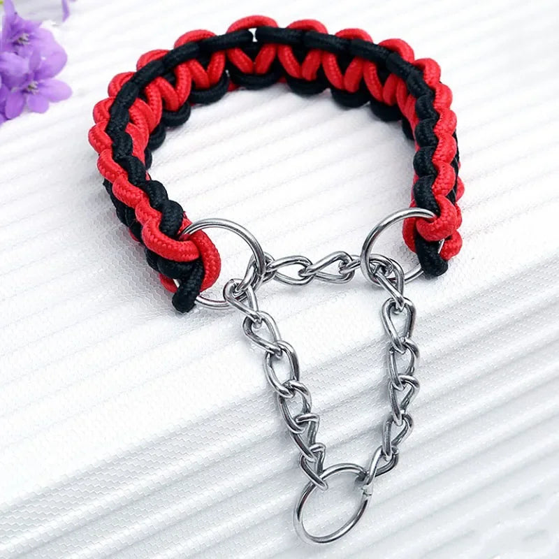Collier chien étrangleur de couleur rouge et noir en nylon . Image produit Boutiquechien