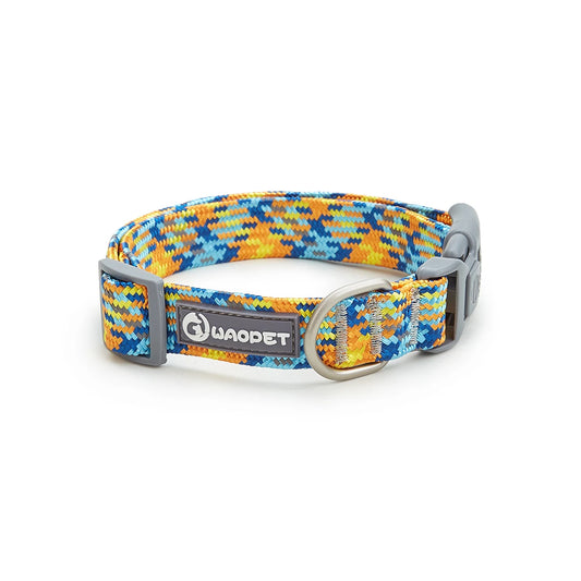 Collier chiot husky de différentes couleurs jaune et bleu