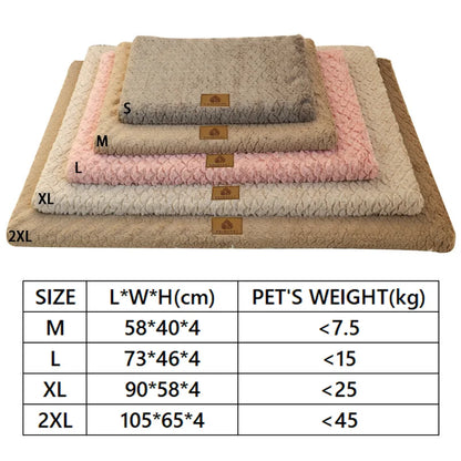Différentes tailles du tapis lavable et moelleux pour chien. Le tapis à toutes les dimensions de M à XXL. Image produit Boutiquechien