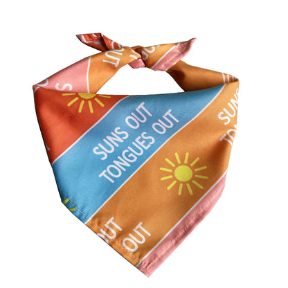 Foulard pour chien orange avec soleil dessus. Image produit Boutiquechien