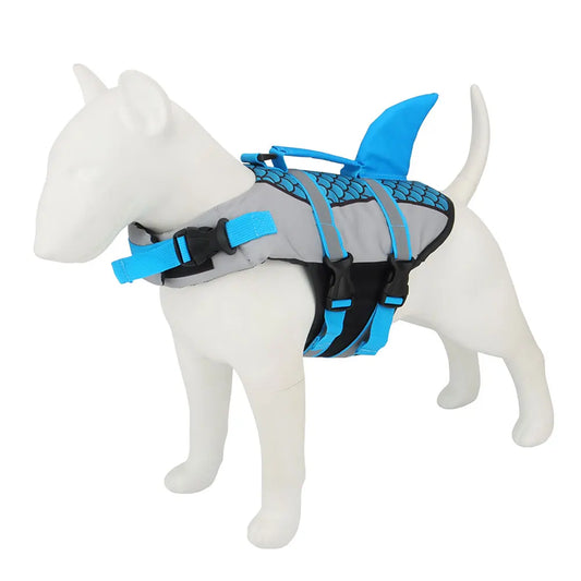 Gilet de sauvetage pour les chiens en forme de requin de couleur bleu et gris. Image produit Boutiquechien