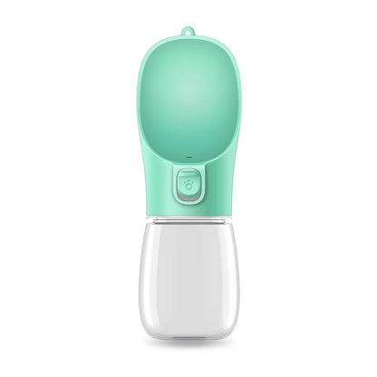 Gourde portable de couleur vert claire avec toutes les dimensions de la gourde. La gourde est faite que pour l'eau avec son style comptact. Image produit Boutiquechien