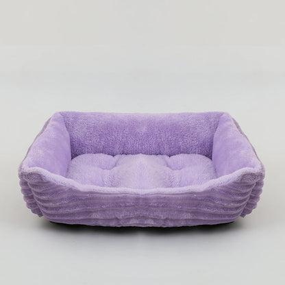 Grand panier pour chien XXL violet rembourré pour un moelleux de qualité supérieur. Panier style velour classe pour grand chien. image produit boutiquechien