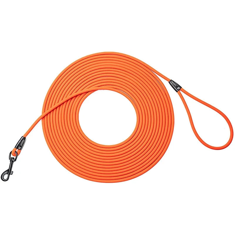 grande laisse de couleur orange waterproof parfait pour promener des chiots. Image produit Boutiquechien