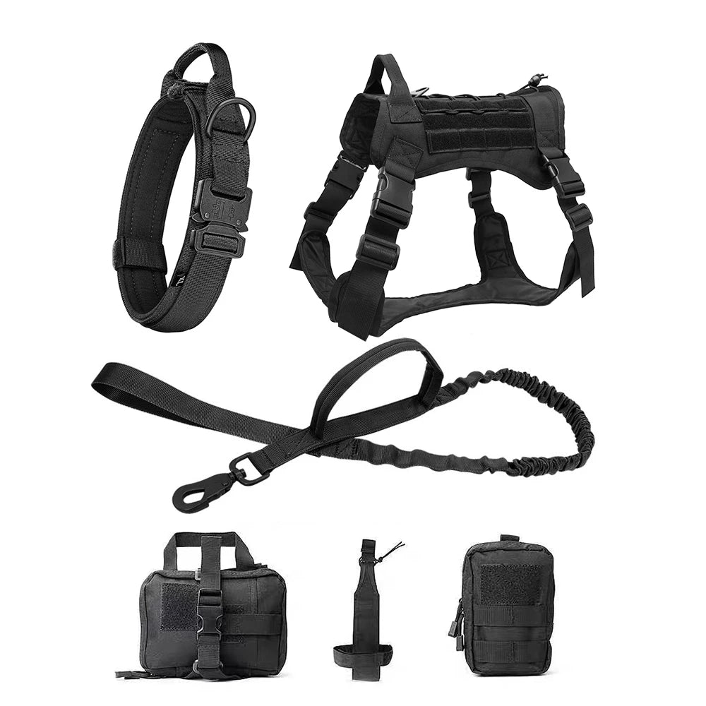 Harnais pour chien de couleur noir tactique résistant et durable avec des accessoires. Image produit Boutiquechien