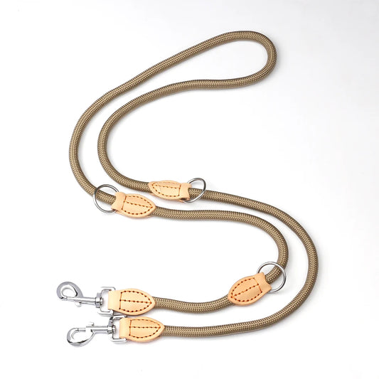 laisse en nylon pour chien de couleur beige renforcé. La laisse lasso est pratique pour promener votre chien. Image produit Boutiquechien