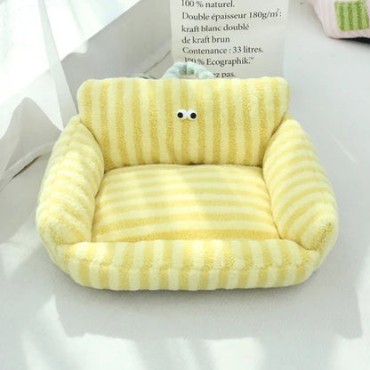 Panier chien rigolo de couleur jaune et blanc style velours. Le panier est parfait pour les petits chiens. Image produit Boutiquechien