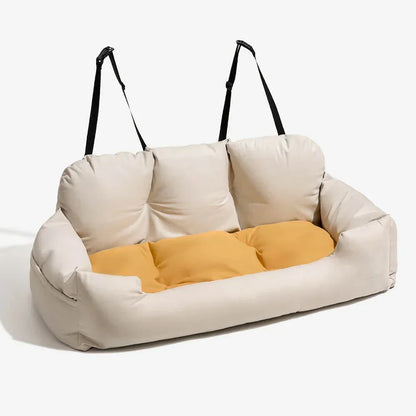 Panier de transport pour chien de couleur beige pour transport son chien confortablement avec ses coussins moelleux et ses trois laisses de sécurité. Image produit Boutiquechien