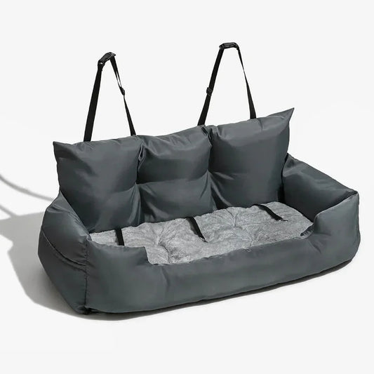 Panier de transport pour chien de couleur gris foncé pour transport son chien confortablement avec ses coussins moelleux et ses trois laisses de sécurité. Image produit Boutiquechien