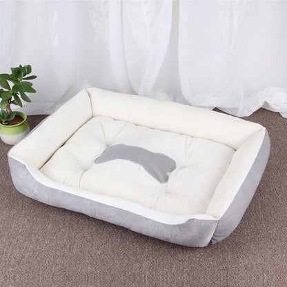 panier pour chien de couleurs gris et blanc avec motif d'os de couleurs gris. Le produit pour chien est de boutiquechien