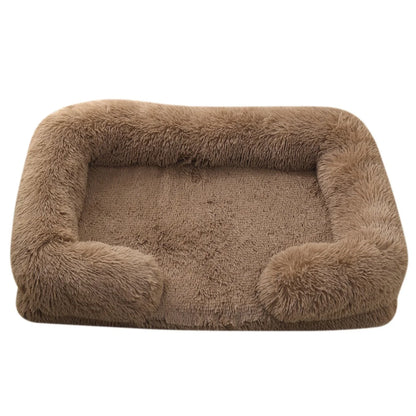 Panier pour chien brun avec oreiller intégrer sur tout le long du panier. Le panier est parfait pour les grands et moyens chien. Image produit boutiquechien
