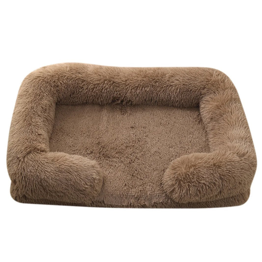 Panier pour chien brun avec oreiller intégrer sur tout le long du panier. Le panier est parfait pour les grands et moyens chien. Image produit boutiquechien