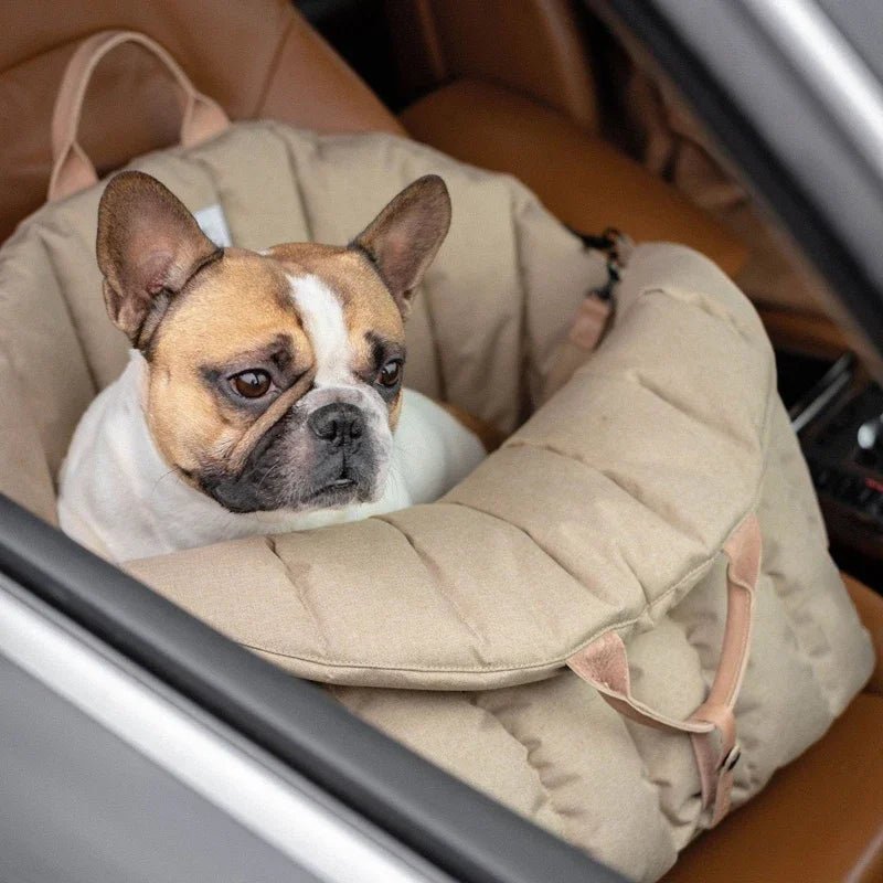 Sac de transport pour petit chien de luxe avec buldog Image
