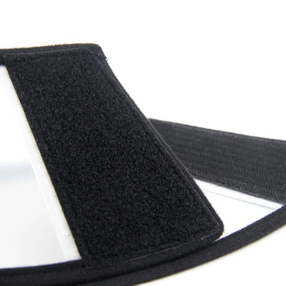 Scratch de couleur noir sur une collerette transparente. Image produit Boutiquechien