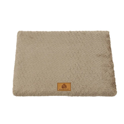 tapis pour petit chien confortable et lavable de couleur brun. Le tapis chien est parfait pour tout les chiens. Image produit Boutiquechien 
